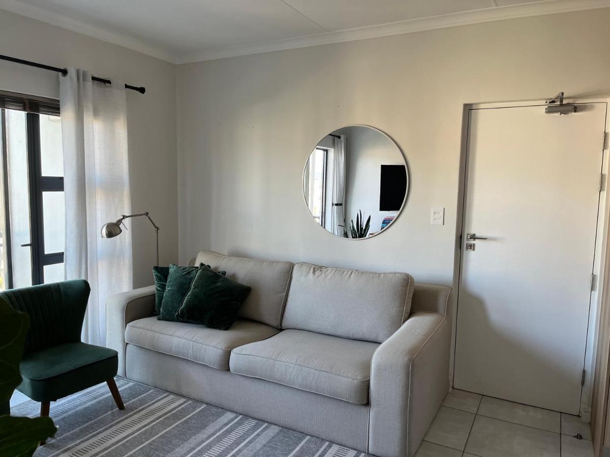 Luxury One Bedroom Apartment Somerset West Exteriör bild