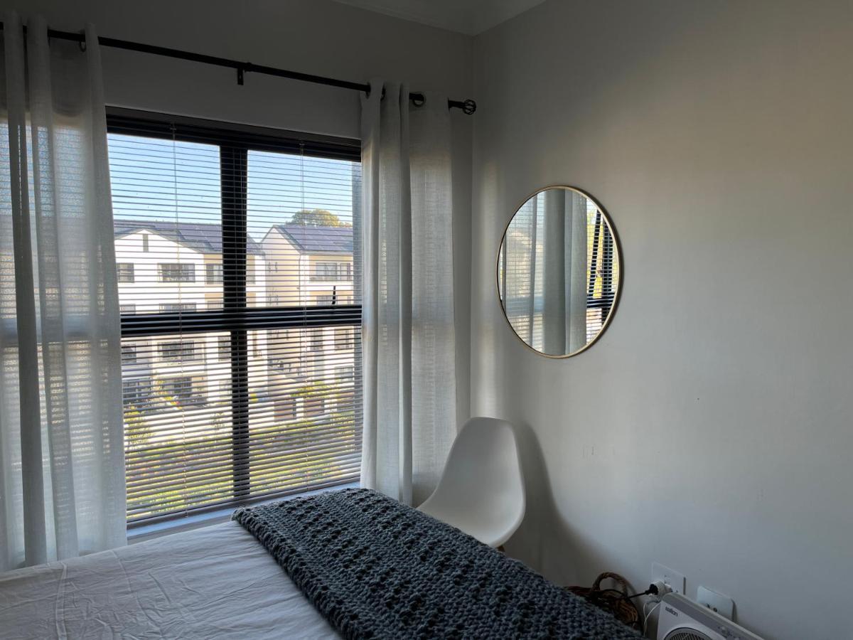 Luxury One Bedroom Apartment Somerset West Exteriör bild